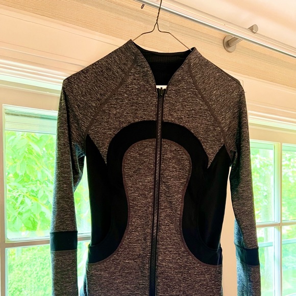 Lululemon Soul Define style jacket - Picture 3 of 4